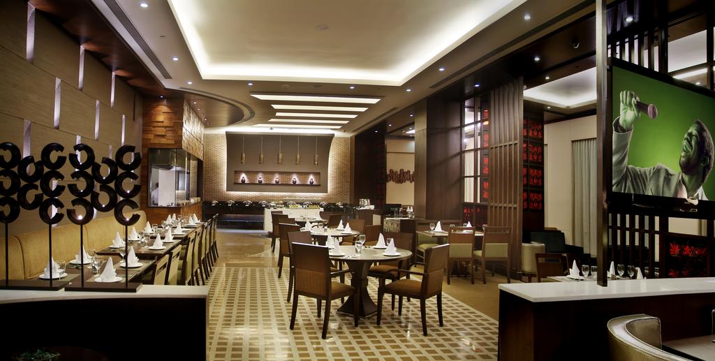 Express Sarovar Portico Hotel Faridabad Restaurant